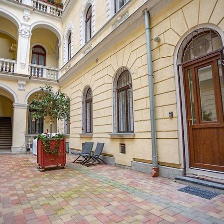 Boutique Apartment In Akacfa Street Budapest Kültér fotó