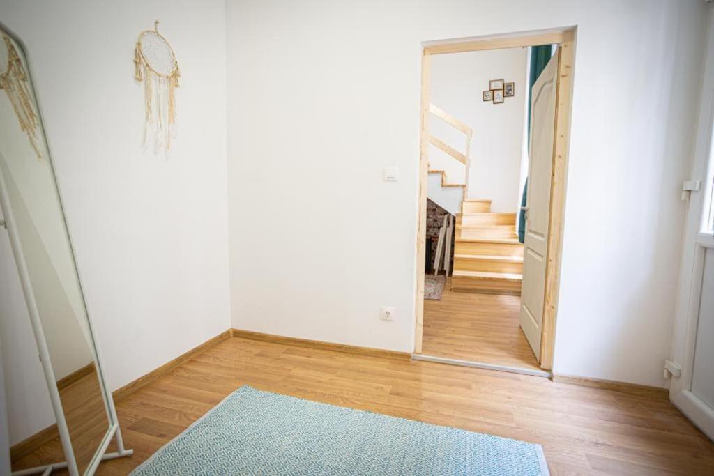 Boutique Apartment In Akacfa Street Budapest Kültér fotó